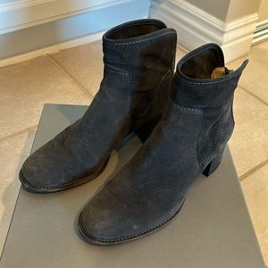 Aquatalia bootie. 8M